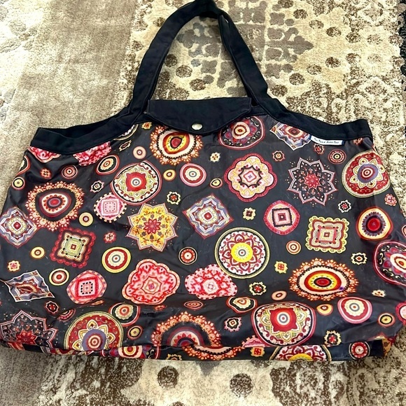 Papa Pique et Maman Coud Handbags - 💥 2/$10 Papa Pique et Maman Coud Grand sac cabas French packable Tote Bag